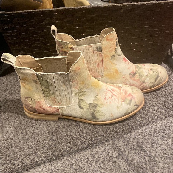 Coolway Shoes - Coolway Felicia Natural Suede Leather Floral Print Ankle Boots
